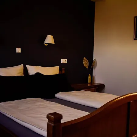 Mornar Hostel *