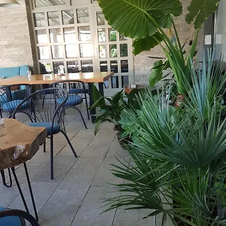 Mornar Hostel